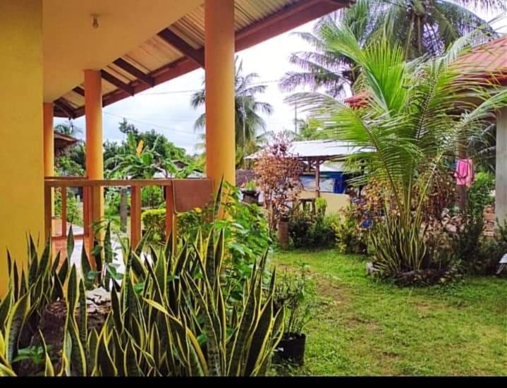 Gold Star Inn Siquijor Exterior photo